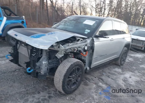 2024 Jeep Grand Cherokee 4Xe Trailhawk Carb State Pkg z USA, uszkodzony, nr VIN 1C4RJYC69R8504970